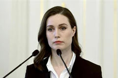 Thủ tướng Phần Lan Sanna Marin phát biểu tại một cuộc họp báo ở Helsinki. (Ảnh: AFP/TTXVN)