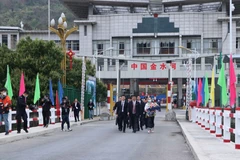 Khôi phục toàn diện hoạt động xuất nhập cảnh tại cửa khẩu Ma Lù Thàng. (Ảnh: Nguyễn Oanh/TTXVN)