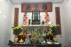Bàn thờ gia tiên của gia đình Việt. (Ảnh: Vietnam+)