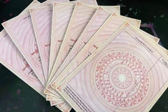 Sổ đỏ giả mà Công an thị xã Bến Cát đang thu giữ.