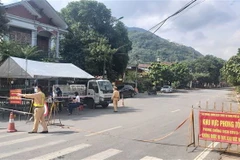 Chốt phòng chống dịch COVID-19 thành phố Hà Giang. (Ảnh: Nguyễn Chiến/TTXVN)