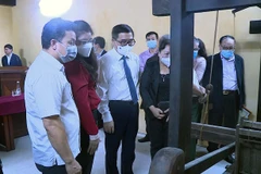 Hiện vật khung cửi truyền thống của làng lụa Vạn Phúc được hiến tặng tại buổi lễ. (Ảnh: Hadong.hanoi.gov.vn)