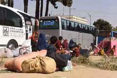 Người tị nạn chờ được quay trở về nhà tại Kabul, Afghanistan ngày 4/10/2021. (Ảnh: THX/TTXVN)