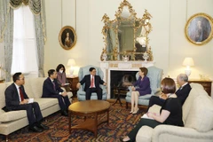 Thủ tướng Chính phủ Phạm Minh Chính gặp Thủ hiến vùng Scotland Nicola Sturgeon. (Ảnh: Dương Giang/TTXVN)