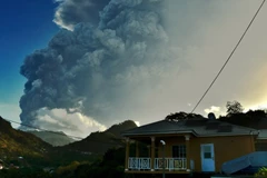 Tro bụi từ núi lửa La Soufriere. (Nguồn: AP)