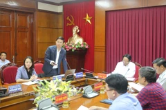 : Ông Lê Thành Vinh – Phó Chủ tịch Thường trực Tập đoàn FLC trình bày phương án kiến trúc dự án tại buổi làm việc.