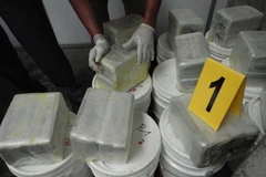 Ảnh tư liệu: Cảnh sát trưng bày số ma túy thu giữ tại San Salvador, El Salvador ngày 18/7/2013. Ảnh minh họa. (Nguồn: AFP/TTXVN)