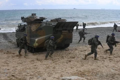 Binh sỹ Hàn Quốc tham gia cuộc tập trận chung với lính thủy đánh bộ Mỹ tại Pohang, Hàn Quốc ngày 2/4/2017. (Nguồn: AFP/TTXVN)