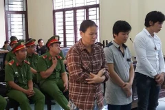 Xét xử 3 công nhân Công ty Pouyuen gây rối, ném đá vào cảnh sát