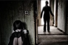 Cần Thơ: Khởi tố hai người đàn ông xâm hại cháu gái ruột 