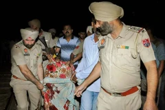 Hình ảnh thảm khốc vụ tai nạn tàu hỏa làm ít nhất 50 người thiệt mạng