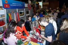 Gian hàng của Đại sứ quán Việt Nam tại hội chợ. (Ảnh: Hồng Kỳ/Vietnam+)