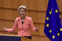 Chủ tịch Ủy ban châu Âu (EC) Ursula von der Leyen trình bày Thông điệp liên minh tại phiên họp Nghị viện châu Âu ở Brussels, Bỉ, ngày 16/9. (Ảnh: AFP/TTXVN)