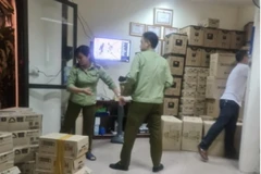 Một vụ bắt giữ hàng có dấu hiệu nghi vấn. (Nguồn: hanoi.dms.gov.vn)