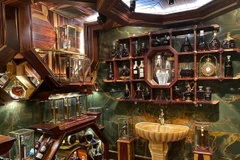 Một góc bộ sưu tập rượu của ông Việt. (Nguồn: PA)