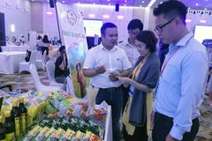 Nhiều mặt hàng thực phẩm được trưng bày tại Ngày hội các Nhà cung cấp 2019. (Ảnh: Mỹ Phương/TTXVN)