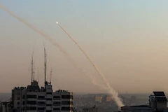 Rocket được nã từ Dải Gaza về phía lãnh thổ Israel ngày 12/11/2019. (Nguồn: THX/TTXVN)