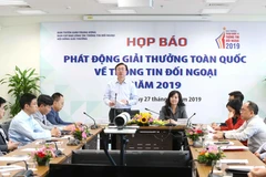 Phó Trưởng Ban Tuyên giáo Trung ương Bùi Trường Giang phát biểu tại buổi họp báo. (Ảnh: Phương Hoa/TTXVN)