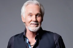Huyền thoại nhạc đồng quê Kenny Rogers. (Nguồn: parade.com)