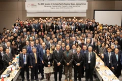 Các đại biểu tham dự APRSAF 26 chụp ảnh lưu niệm. (Nguồn: vnsc.org.vn)