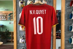 Chiếc áo đấu giá của Văn Quyết. (Nguồn: Facebook)