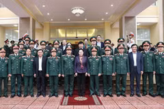 Chủ tịch Quốc hội biểu dương Quân khu 4 lan tỏa hình ảnh Bộ đội Cụ Hồ
