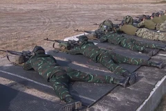 Xạ thủ Việt Nam tham gia nội dung thi bắn súng. (Ảnh: Bộ Quốc phòng Nga)