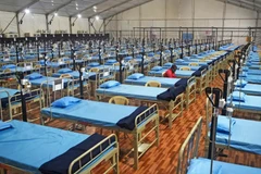 Mumbai vừa mở thêm 4 bệnh viện dã chiến. (Ảnh: AFP)