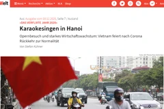 Công dân từ Đức trở về tại điểm cách ly tập trung ở Hưng Yên. (Ảnh: Đinh Tuấn/TTXVN)