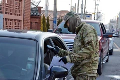 CDC: Mỹ "không thể tránh khỏi" nguy cơ bùng phát dịch COVID-19