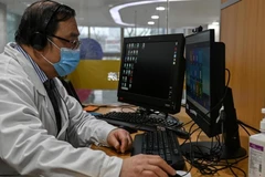 Trung Quốc đẩy mạnh khám chữa bệnh từ xa trong mùa dịch COVID-19