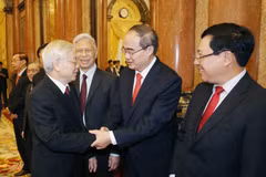 Tổng Bí thư, Chủ tịch nước Nguyễn Phú Trọng với các đồng chí lãnh đạo Đảng, Nhà nước. (Ảnh: Phương Hoa/TTXVN)