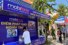 Một điểm phân phát gạo của Mobifone. (Ảnh: Mobifone)