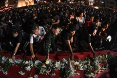 Người dân Thái Lan tưởng nhớ các nạn nhân.