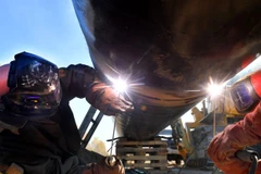 Hoạt động sửa chữa trên tuyến đường ống Druzhba. (Ảnh: TASS/Getty)