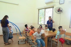 Trao gửi tình yêu, gieo niềm hy vọng cho trẻ khuyết tật