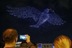 Hơn 2.000 máy bay không người lái trình diễn trên bầu trời Nga