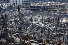 Đống đổ nát sau vụ nổ ở Beirut. (Ảnh: AFP/TTXVN)