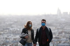 Thủ đô Paris của Pháp tiếp tục áp đặt lệnh phong tỏa. (Ảnh: THX/TTXVN)