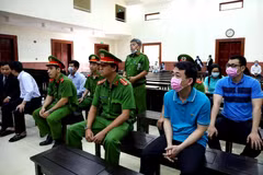 Các bị cáo tại phiên tòa ngày 10/2/2020. (Ảnh: Thành Chung/TTXVN)
