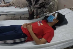 Nữ sinh bị hành hung phải nhập viện. (Ảnh: VTC)