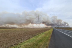 Vụ nổ có thể nhìn thấy từ xa. (Ảnh: Reuters)