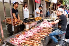 Trung Quốc quay trở lại với "nền kinh tế hàng rong" sau mùa dịch bệnh