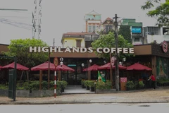 Nhiều doanh nghiệp phải ngừng hoạt động do dịch bệnh. (Ảnh: TTXVN)