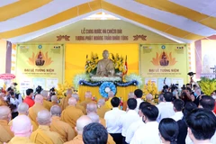 Lễ cung rước, chiêm bái tượng Đức vua-Phật hoàng Trần Nhân Tông. 