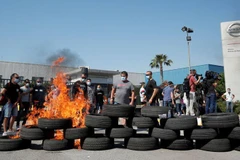 Công nhân Nissan biểu tình phản đối đóng cửa nhà máy ở Catalonia