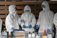 Video quy trình lấy dịch họng để làm xét nghiệm COVID-19 của Hàn Quốc