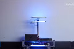 Trung Quốc sử dụng robot diệt vi khuẩn bằng tia cực tím để chống dịch