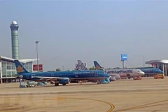 Ngành hàng không 'đứt gãy' khi dịch COVID-19 trở lại