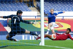 Alisson đã giúp Liverpool có được 1 điểm trước Everton. (Ảnh: RTE)